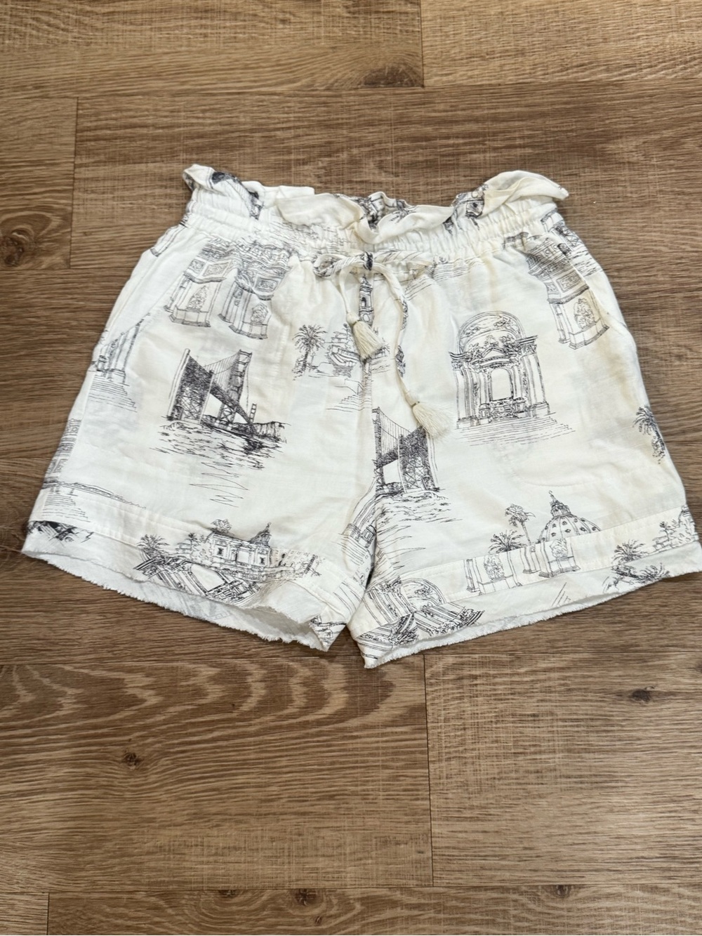 Fate Know It All Toile Print Linen Blend Shorts Medium Ivory Scenic Paperbag